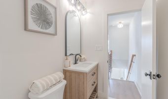 57 GARDEN Dr, Alexandria, VA 22304