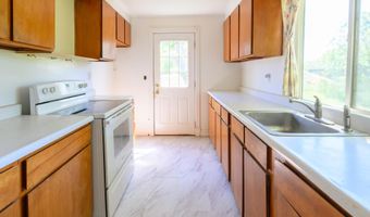 101 Abby Ave #B, Benton City, WA 99320