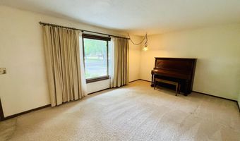 1606 N Jackson St, Aberdeen, SD 57401