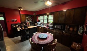 114 LINCOLN St, Big Sandy, TN 38221