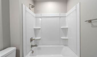 373 Pebble Creek Ct, Amherst, OH 44001