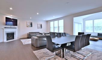 620 N Sullivan St, Addison, IL 60101