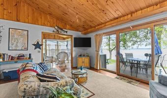 61 Bourdeau Ln S, Alburgh, VT 05440