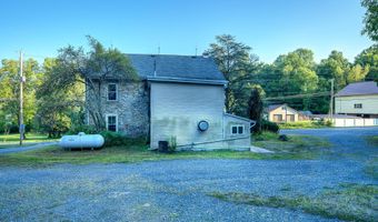 2165 STATE St, Alburtis, PA 18011