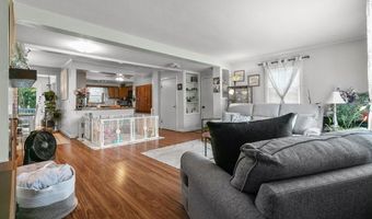 41 Perry Ave, Middletown, RI 02842