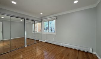 1253 Island Dr 102, Ann Arbor, MI 48105