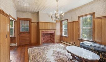 400 Thames St, Bristol, RI 02809