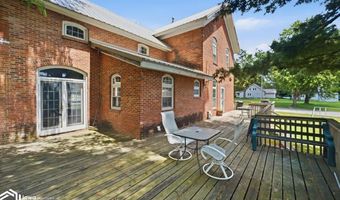 922 3rd Ave, Ackley, IA 50601