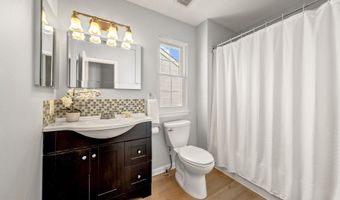 44136 SHADY GLEN Ter, Ashburn, VA 20147