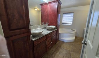 2200 N Delaware Dr 32, Apache Junction, AZ 85120