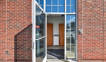 218 S Main St, Almont, MI 48003