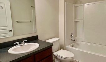 522 Heritage Woods Dr, Akron, OH 44321