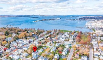 91 Houston Ave, Newport, RI 02840