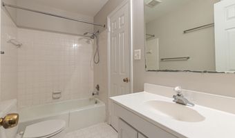 1204 WAYNE St N C, Arlington, VA 22201