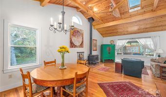 17 Red Oak Ln, Alexander, NC 28701