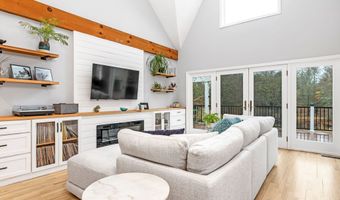 11 Pequot Ln, Hopkinton, RI 02804
