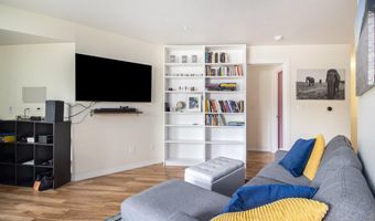 2221 S Huron Pkwy 2, Ann Arbor, MI 48104