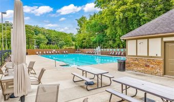 4929 Willow Creek Dr, Woodstock, GA 30188