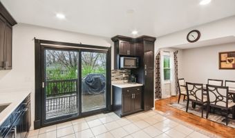 941 W Army Trail Blvd, Addison, IL 60101
