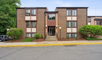 3107 BUCCANEER Ct 202, Fairfax, VA 22031