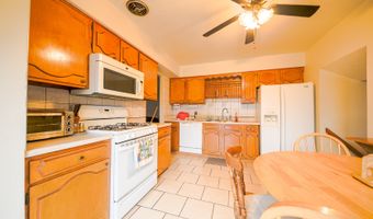 2433 S SHAG BARK Trl, Arlington Heights, IL 60005
