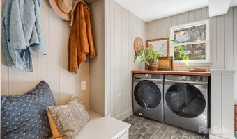 22 Kenilwood Pl, Asheville, NC 28803