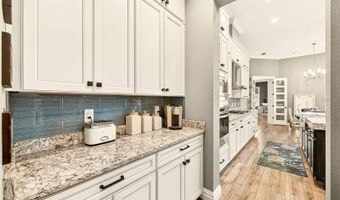 6951 CRESTPOINT Dr, Apollo Beach, FL 33572