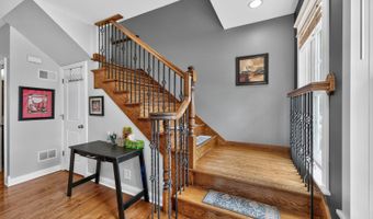 108 N Main St, Algonquin, IL 60102