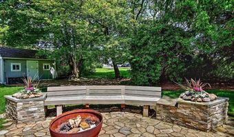 46 Channing Rd, Narragansett, RI 02882