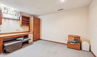 5301 Valley Rd, Ames, IA 50014