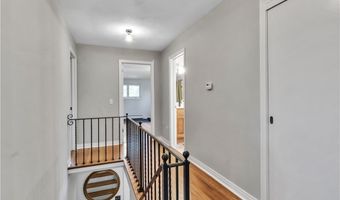 21 Tee Ct, Amherst, NY 14221