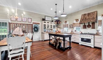 1098 Charles Marks Rd, Arnaudville, LA 70512