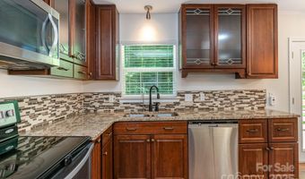 2528 Arnold Dr, Charlotte, NC 28205