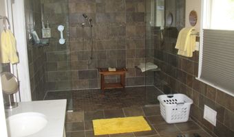 550 Egenolf Pl, Bayville, NJ 08721