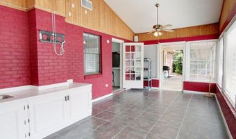 1402 Pineland Dr, Bainbridge, GA 39819