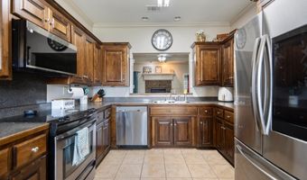 3906 Edgewater Dr, Benton, AR 72019
