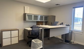 8-14 Baldwin Dr, Branford, CT 06405