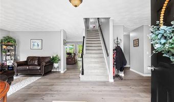 84 Country Hill Ln, North Kingstown, RI 02852