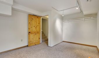 1558 E St, Anchorage, AK 99501