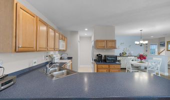 5 Sea Knoll Ct, Bourne, MA 02532
