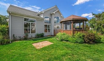 2317 Barrett Dr, Algonquin, IL 60102