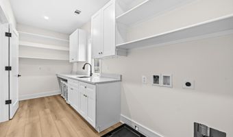1905 N TAYLOR St, Arlington, VA 22207