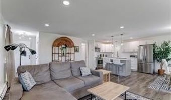 66 Girard Ave 423, Newport, RI 02840