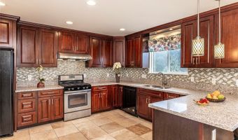 2407 St Louis Dr B, Honolulu, HI 96816