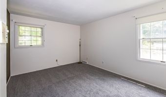 2070 White Pond Dr, Akron, OH 44313