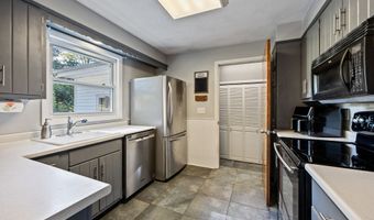 99 Lake Hayward Rd, Colchester, CT 06415