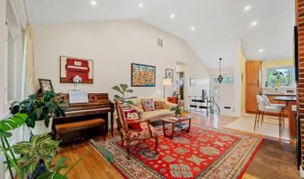 5929 AVON Dr, Bethesda, MD 20814