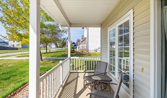 921 10th St, Altoona, IA 50009