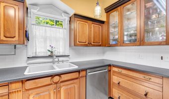 136 S Main St, Allentown, NJ 08501