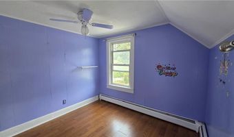 18 Glen St, East Providence, RI 02915